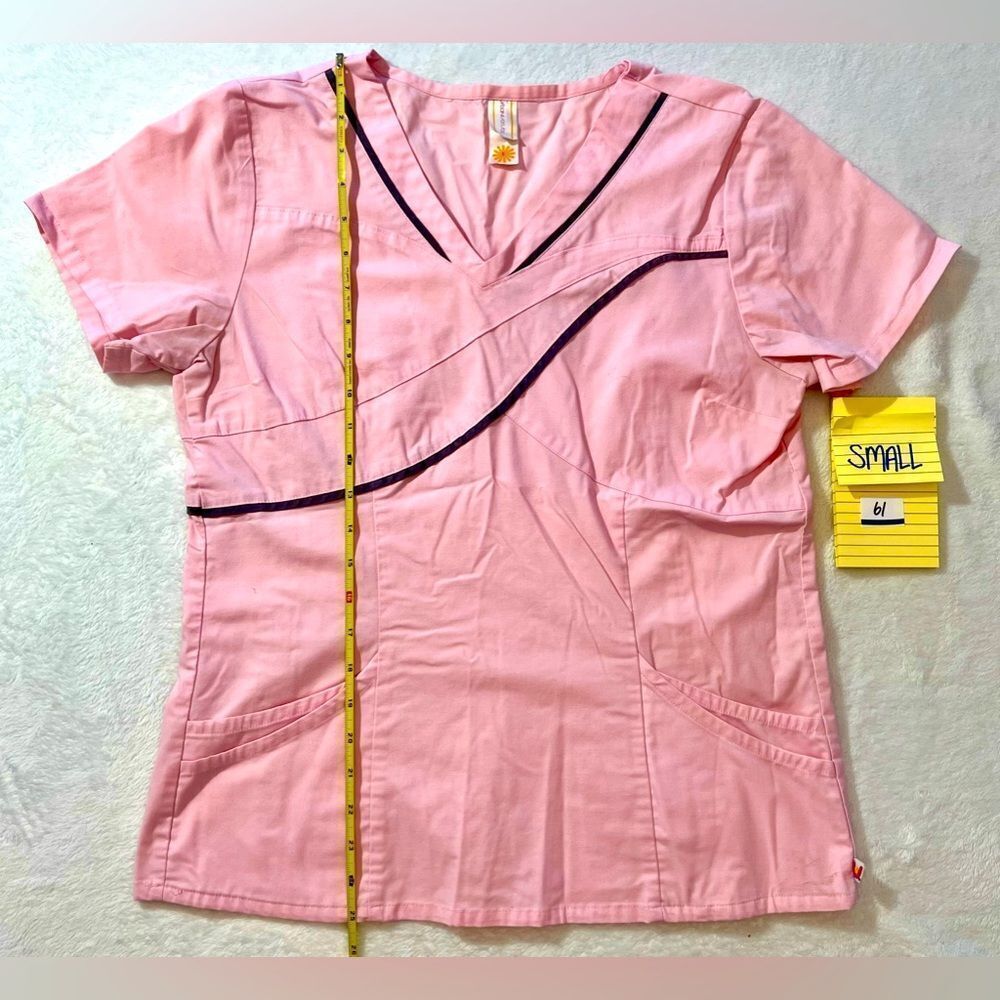 Urbane scrub top from 2000s SMALL